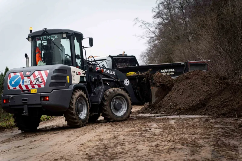 Alfarda — kelių tiesimo darbai, BOMAG volas